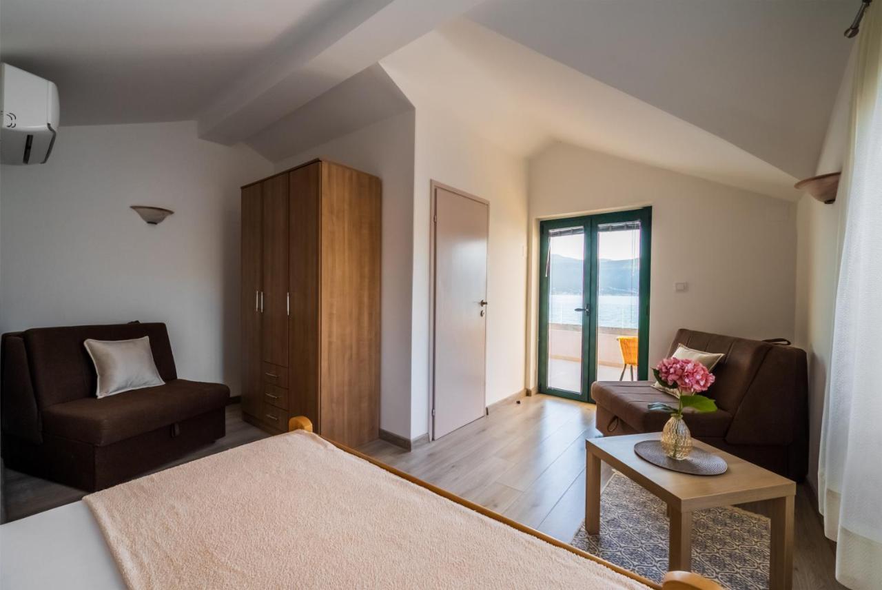 Apartments Ponta Krasici Tivat Eksteriør bilde