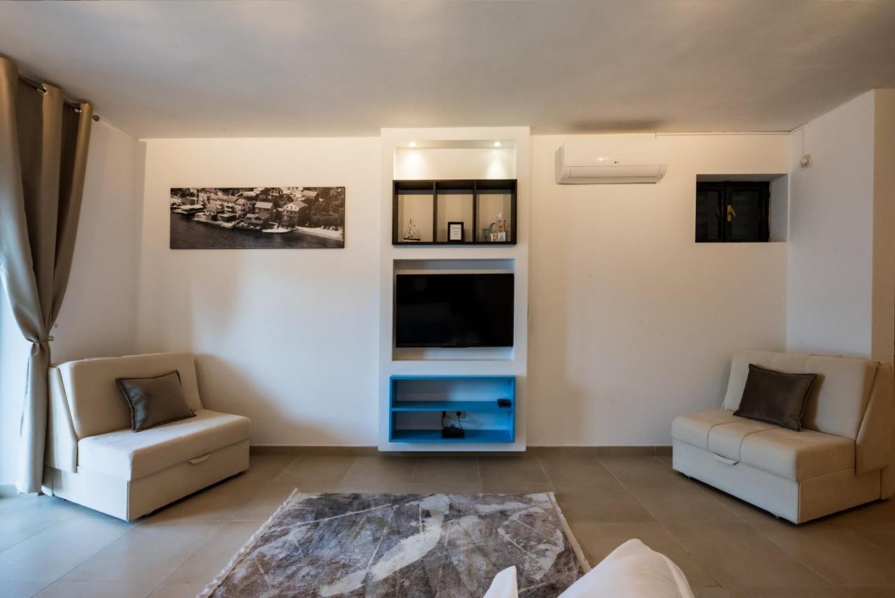 Apartments Ponta Krasici Tivat Eksteriør bilde